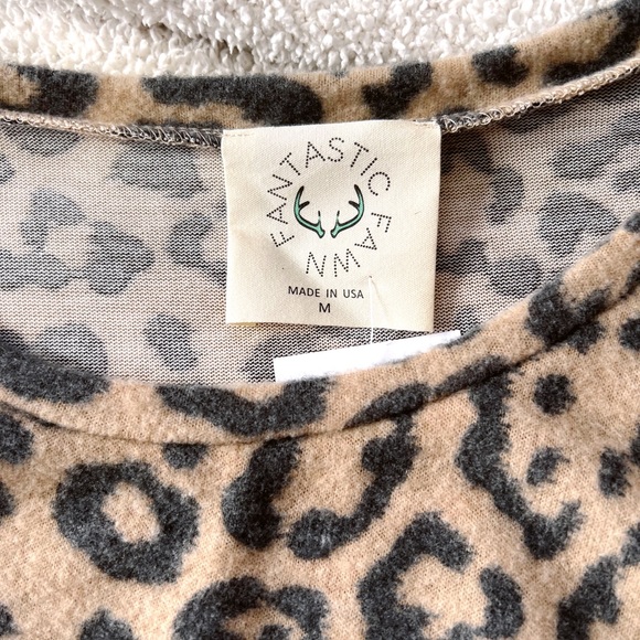 NWT soft mocha & black cheetah spot print mini long sleeve ruched sweater dress - Picture 5 of 10